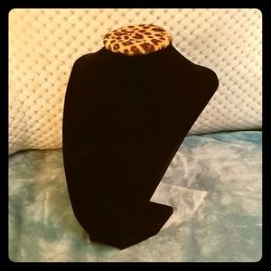 🌟Premiere Soft Velvet Necklace Bust🐆